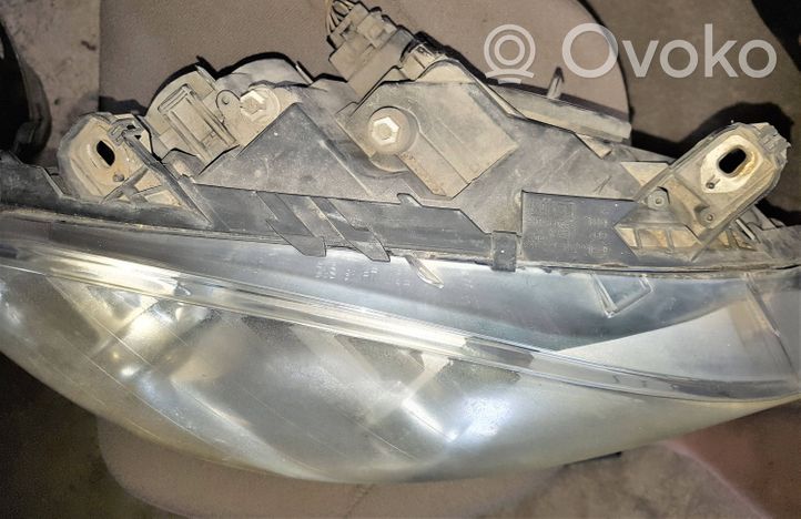 Mercedes-Benz B W245 Lampa przednia A1698204661