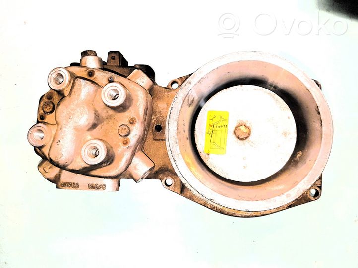 Audi 100 S4 C4 Distributeur de carburant 0438101039