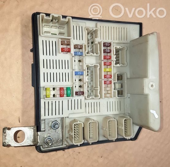 Boîte à Fusibles USMC Pour Renault Scénic 2 - Pièce D'occasion Fonctionnelle - Réf. 8200481866 J