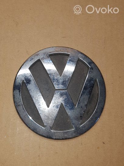 Volkswagen PASSAT B6 Logotipo/insignia/emblema del fabricante 3C9853630