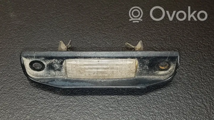 Audi A8 S8 D2 4D Lampa oświetlenia tylnej tablicy rejestracyjnej 4D0943021