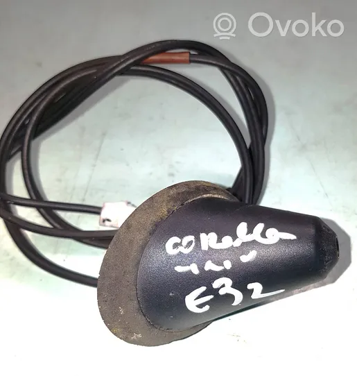 Toyota Corolla E120 E130 GPS-pystyantenni 