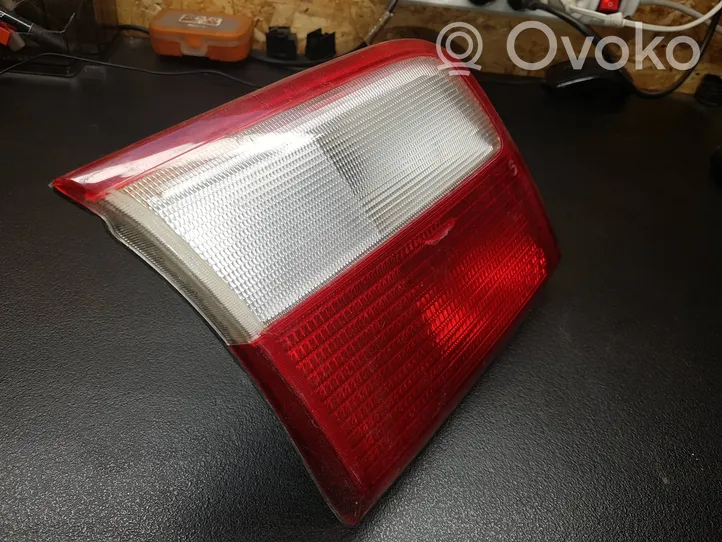 Opel Omega B2 Lampy tylnej klapy bagażnika 62256