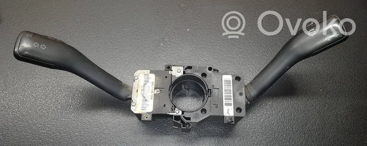 Audi A2 Interruptor/palanca de limpiador de luz de giro 8L0953513G