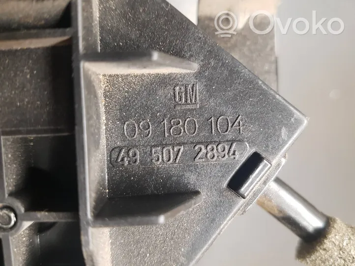 Opel Vectra C Aizmugurējā pārsega slēdzene 09180104