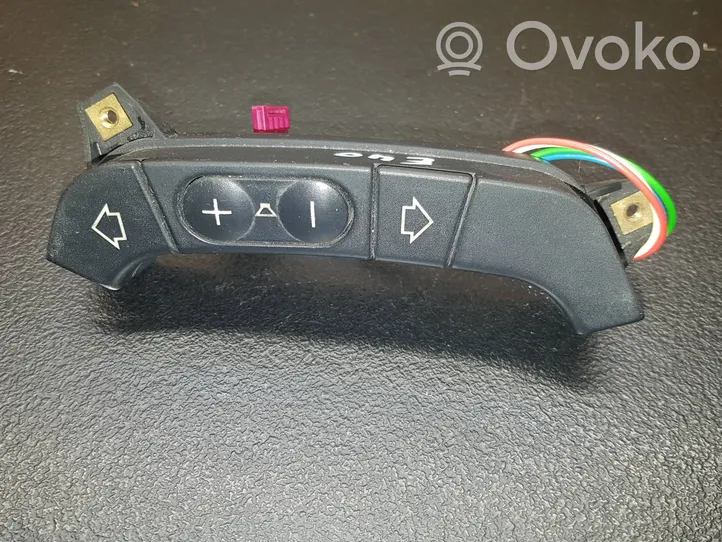 BMW 5 E39 Pulsanti/interruttori sul volante 8363700