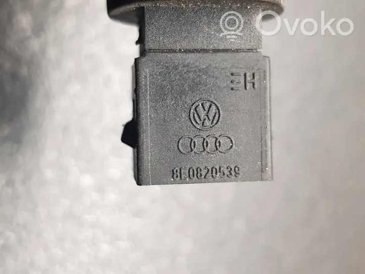 Audi A4 S4 B7 8E 8H Czujnik temperatury wewnętrznej 8E0820539