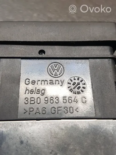 Volkswagen Golf IV Istuimen lämmityksen kytkin 3B0963564C