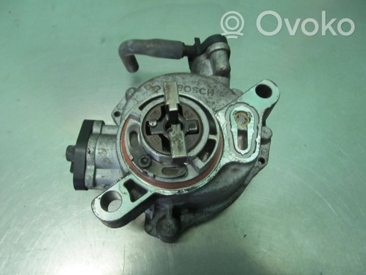 Volvo V40 Cross country Pompe à vide 9804021880