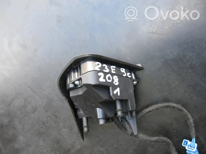 Peugeot 208 Boutons / interrupteurs volant 98084115ZD