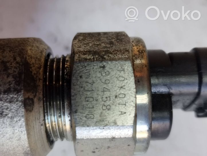 Toyota Avensis T270 Tuyau de conduite principale de carburant T6Y9TA