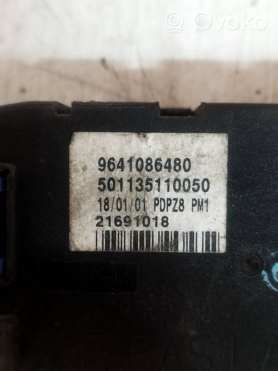 Peugeot 607 Calculateur moteur ECU 9641086480