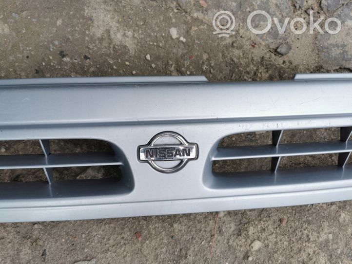 Nissan Sunny Grille de calandre avant 6231295R00