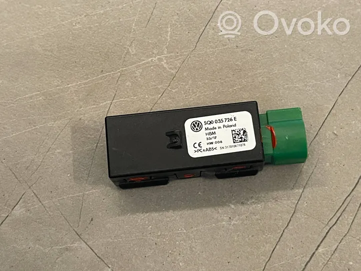 Volkswagen Golf VII Connettore plug in USB 5Q0035726E