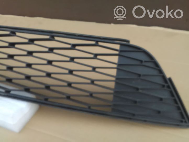 Seat Toledo IV (NH) Grille inférieure de pare-chocs avant 6JA853677