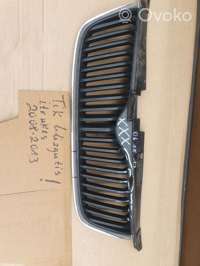 Skoda Yeti (5L) Maskownica / Grill / Atrapa górna chłodnicy 5L0853668