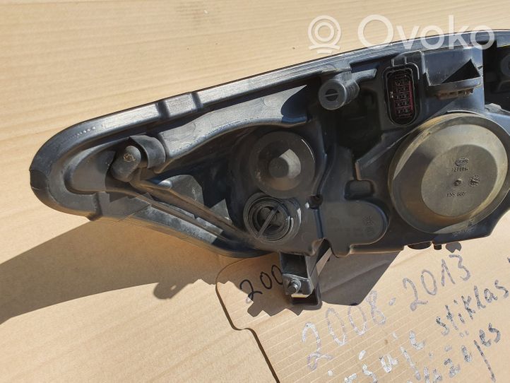 Ford Kuga I Передняя фара 8V4113D155AE