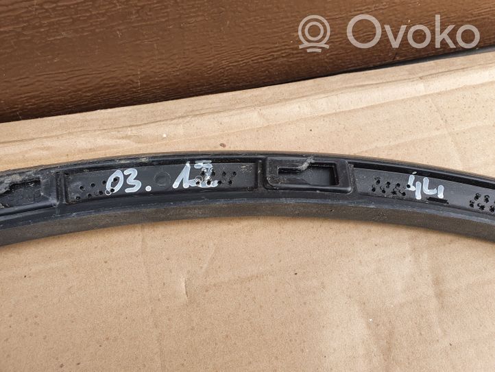 Volkswagen Touareg III Rivestimento passaruota anteriore 760853718C