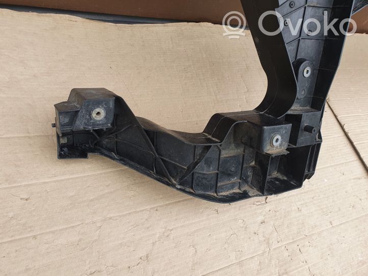 Mercedes-Benz Sprinter W906 Support de radiateur sur cadre face avant A9068800403