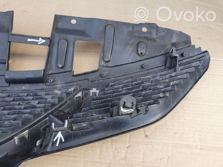 Nissan Qashqai Maskownica / Grill / Atrapa górna chłodnicy 623104EM0AB1