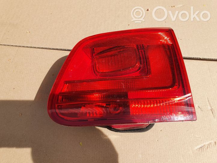 Volkswagen Tiguan Galinis žibintas dangtyje 5N0945094G