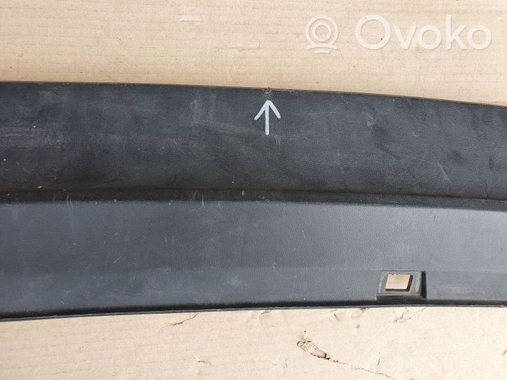 Volkswagen Golf VII Rivestimento della parte inferiore del paraurti posteriore 5G6807568D