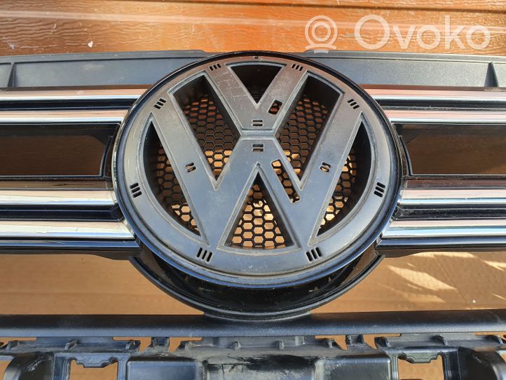 Volkswagen Tiguan Grotelės viršutinės 5N0853653E