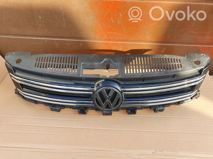 Volkswagen Tiguan Grotelės viršutinės 5N0853653E