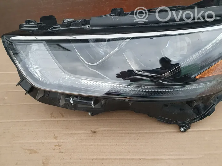 Toyota Highlander XU70 Lampa przednia 101008A06K