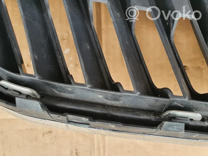 Skoda Rapid (NH) Grille calandre supérieure de pare-chocs avant 5JA853668