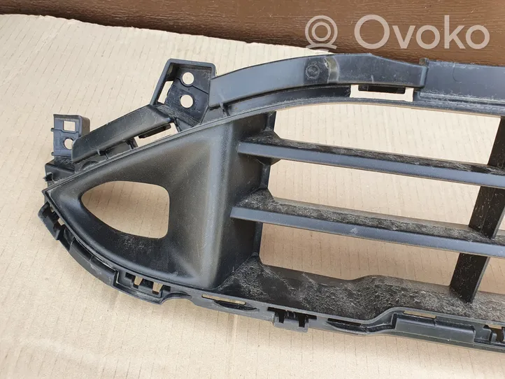 Nissan Qashqai J12 Mascherina inferiore del paraurti anteriore 622546RAOA