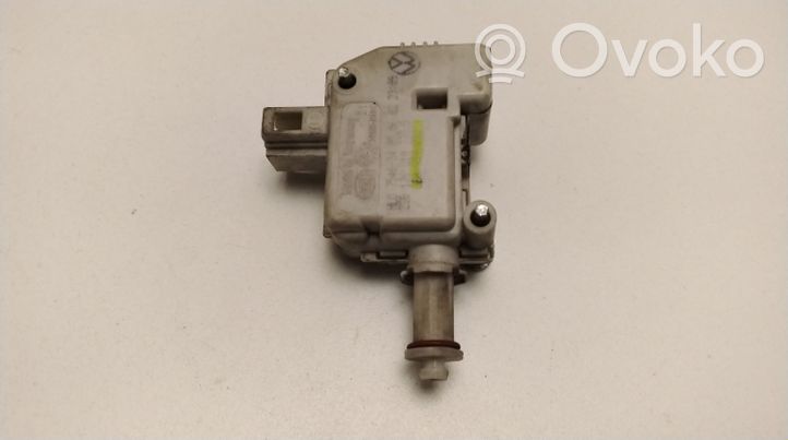 Volkswagen Bora Moteur de verrouillage trappe à essence 3B0959782