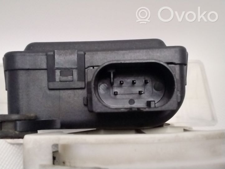 Audi A4 S4 B5 8D Motorino attuatore aria 0132801148