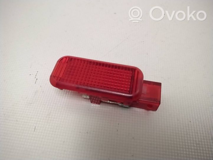 Audi A4 S4 B5 8D Luce interna per portiera posteriore 8D094741