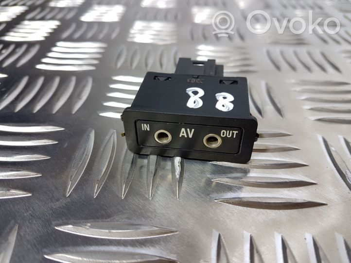 BMW X5 E53 Câble adaptateur AUX 8368346