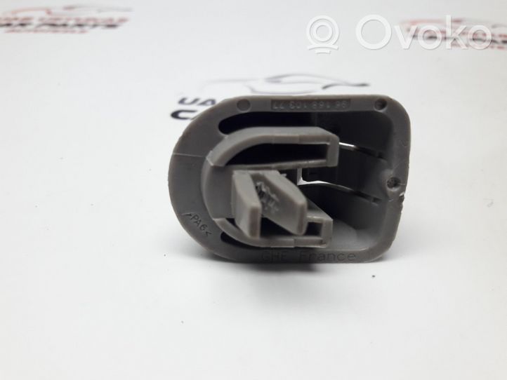 Citroen ZX Clip/gancio/supporto per aletta parasole 9616810877