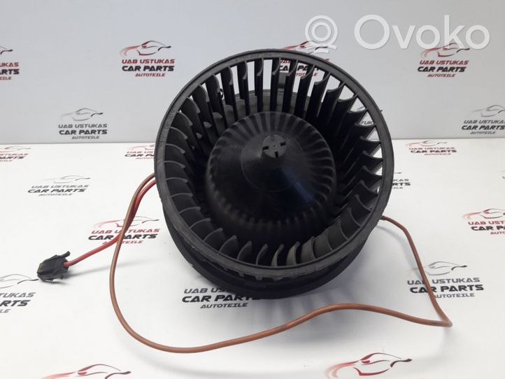 Volkswagen Golf III Mazā radiatora ventilators 1H1819021