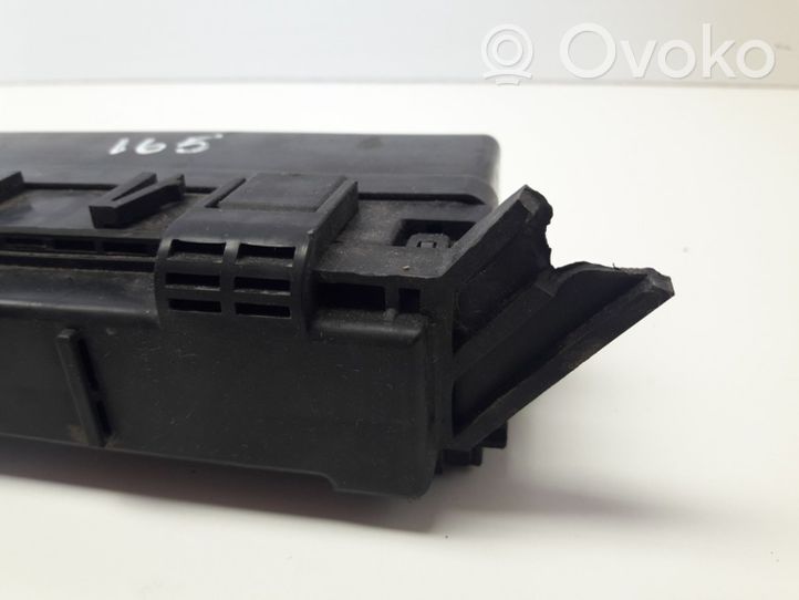 Nissan Primera Fuse module 98N20