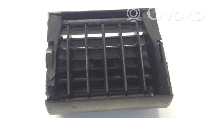 Audi A4 S4 B5 8D Centrālais gaisa ventilācijas režģis 