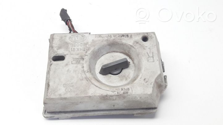 Audi 80 90 B3 Parte del faro posteriore 3158B