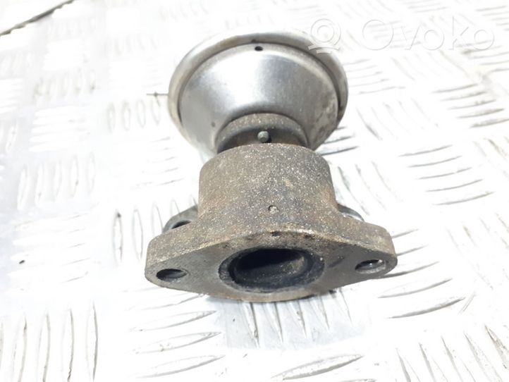 Audi A6 S6 C4 4A EGR valve 