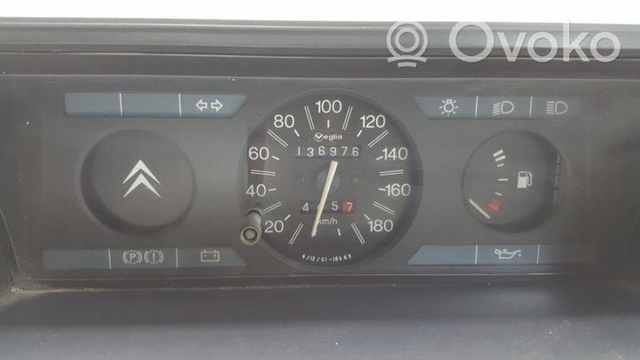 Citroen AX Compteur de vitesse tableau de bord 95638749
