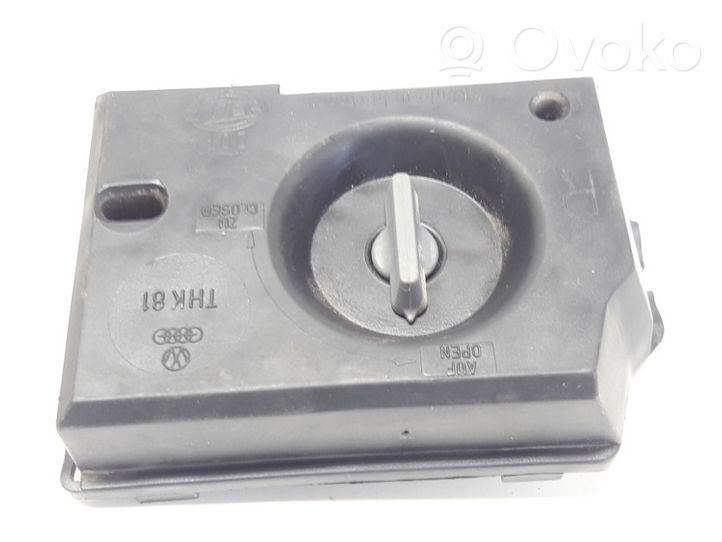 Audi 80 90 S2 B4 Parte del faro posteriore 5831BL