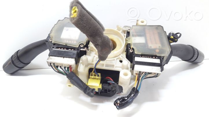 Hyundai Elantra Leva/interruttore dell’indicatore di direzione e tergicristallo 934002D100