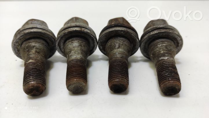 Citroen C5 Nuts/bolts 