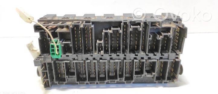 Volkswagen Jetta II Module de fusibles 357937039