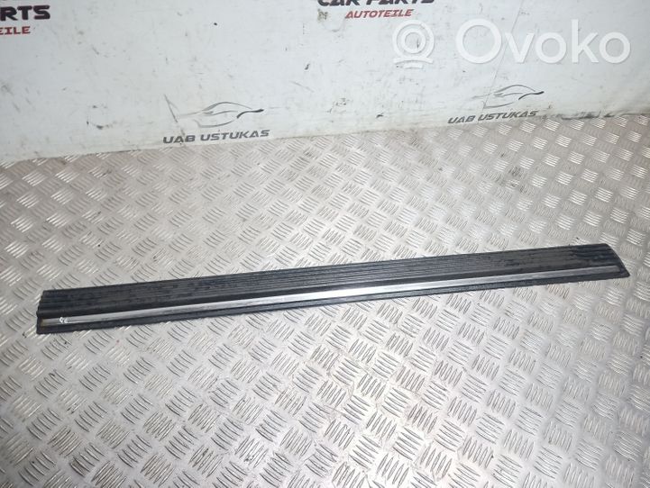 Opel Rekord E2 Etuoven lista (muoto) 90143333