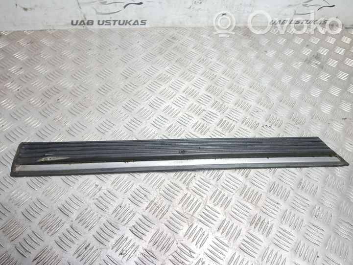 Opel Rekord E2 Moulure de porte arrière 90148336