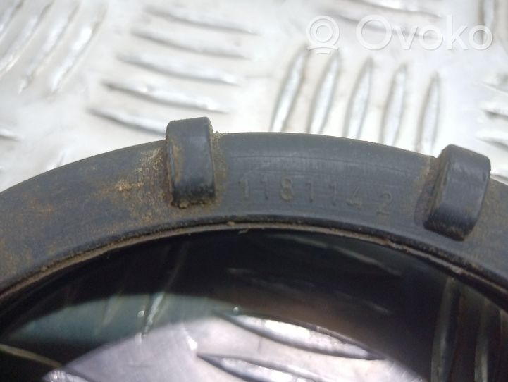 BMW 3 E36 Polttoainesäiliön pumpun ruuvin lukkorenkaan mutteri 1181142