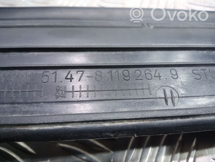 BMW 3 E36 Takaoven kynnyksen suojalista 8119264